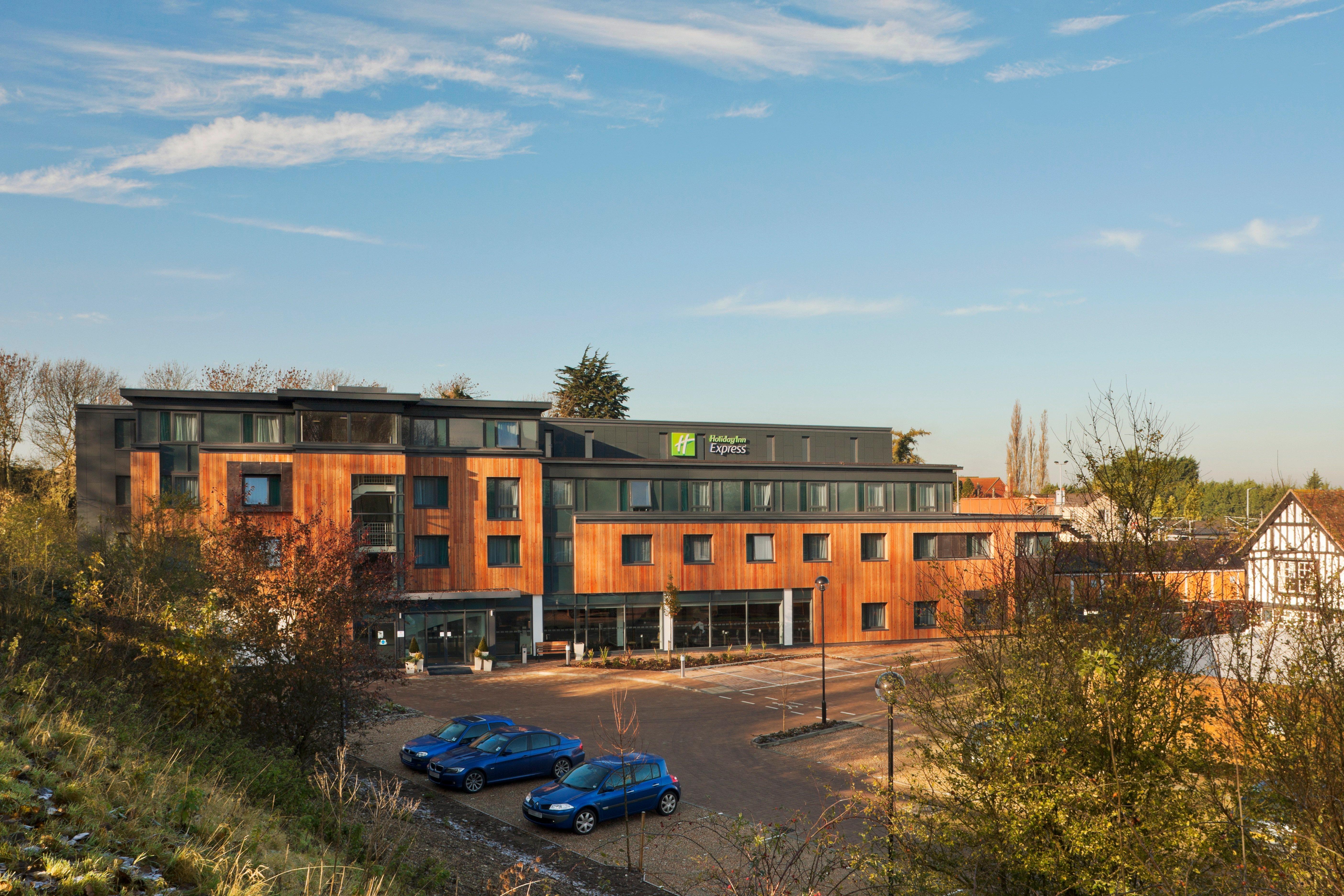 Holiday Inn Express Cambridge Duxford M11 Jct 10 By Ihg Екстериор снимка
