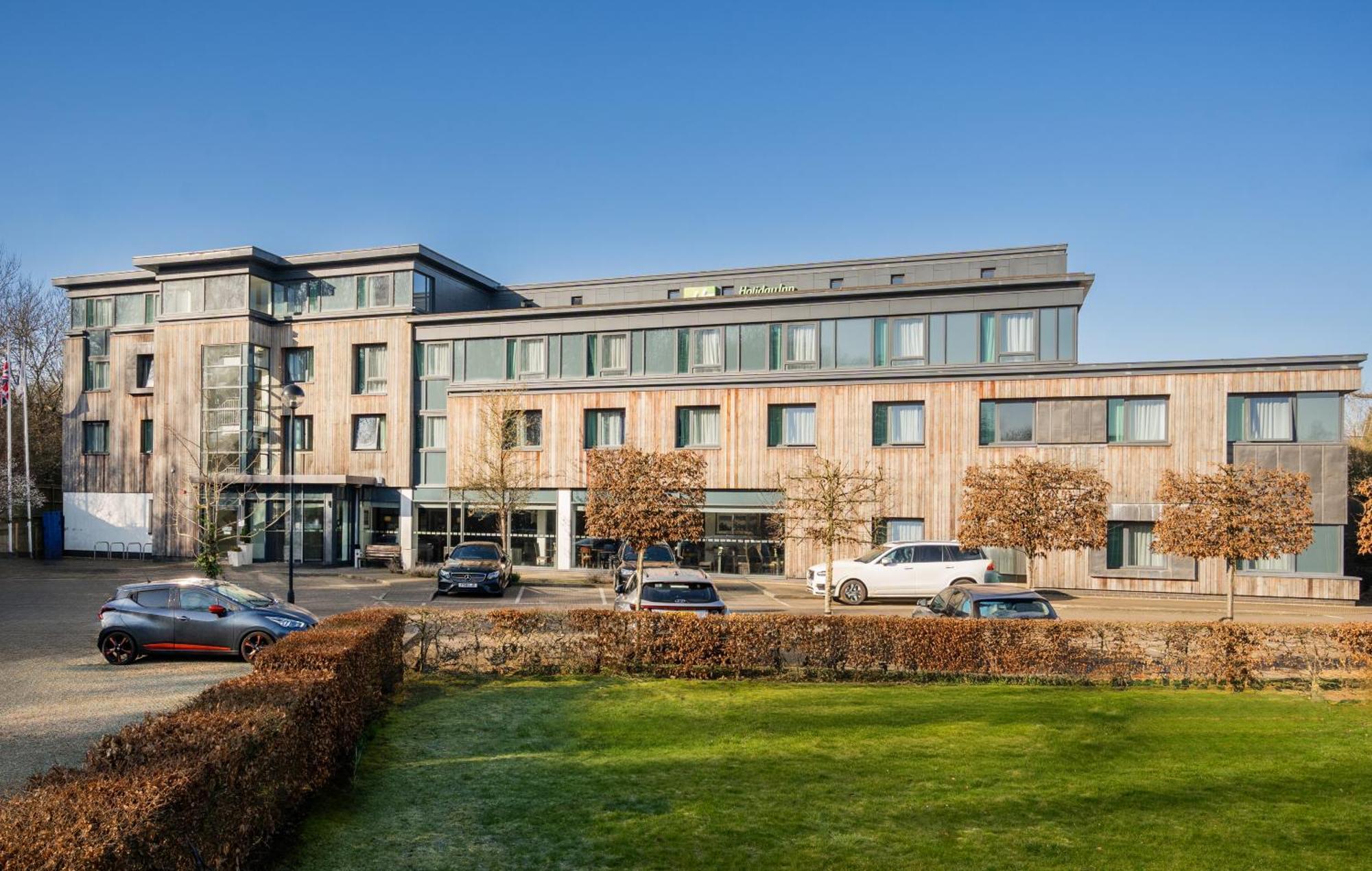 Holiday Inn Express Cambridge Duxford M11 Jct 10 By Ihg Екстериор снимка