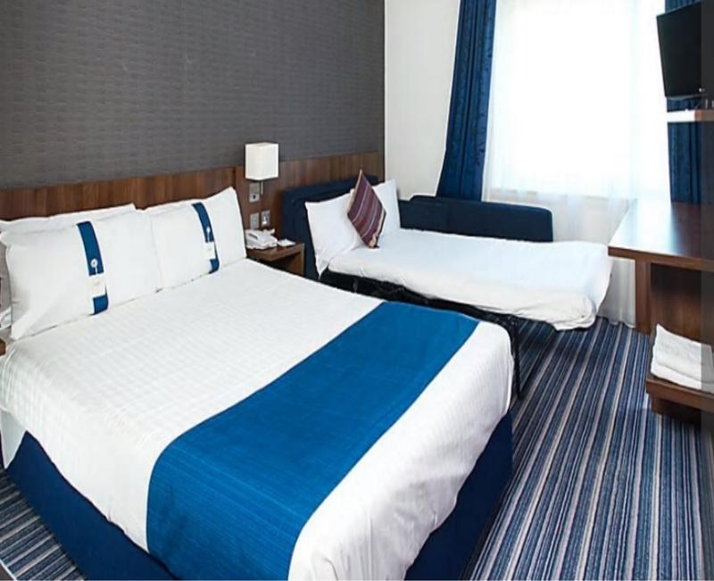 Holiday Inn Express Cambridge Duxford M11 Jct 10 By Ihg Екстериор снимка