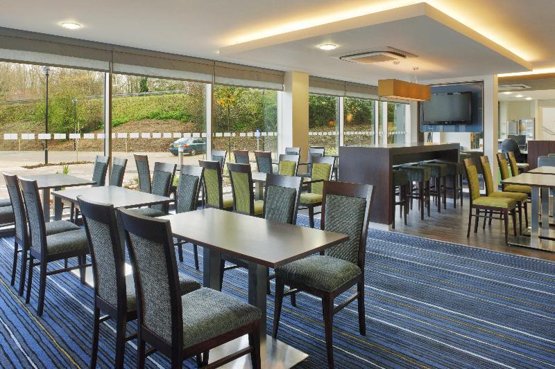 Holiday Inn Express Cambridge Duxford M11 Jct 10 By Ihg Екстериор снимка