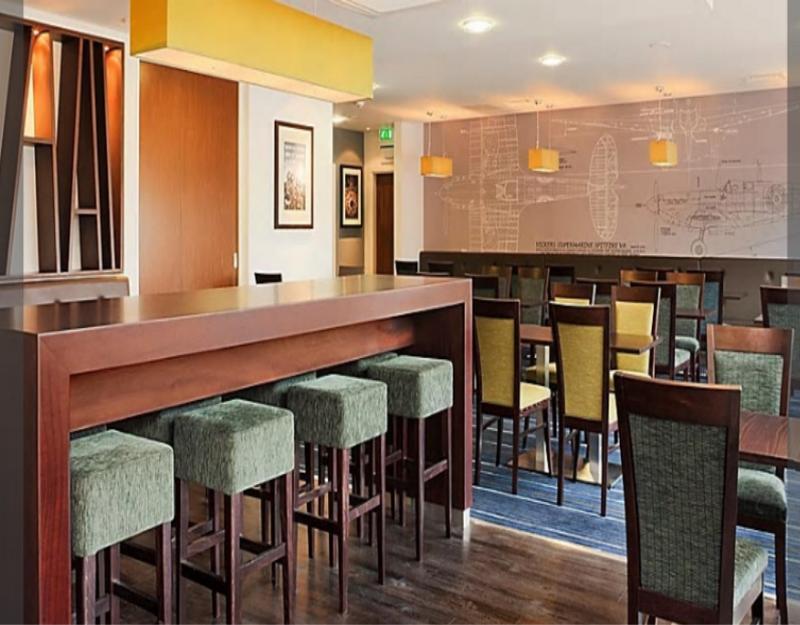 Holiday Inn Express Cambridge Duxford M11 Jct 10 By Ihg Екстериор снимка